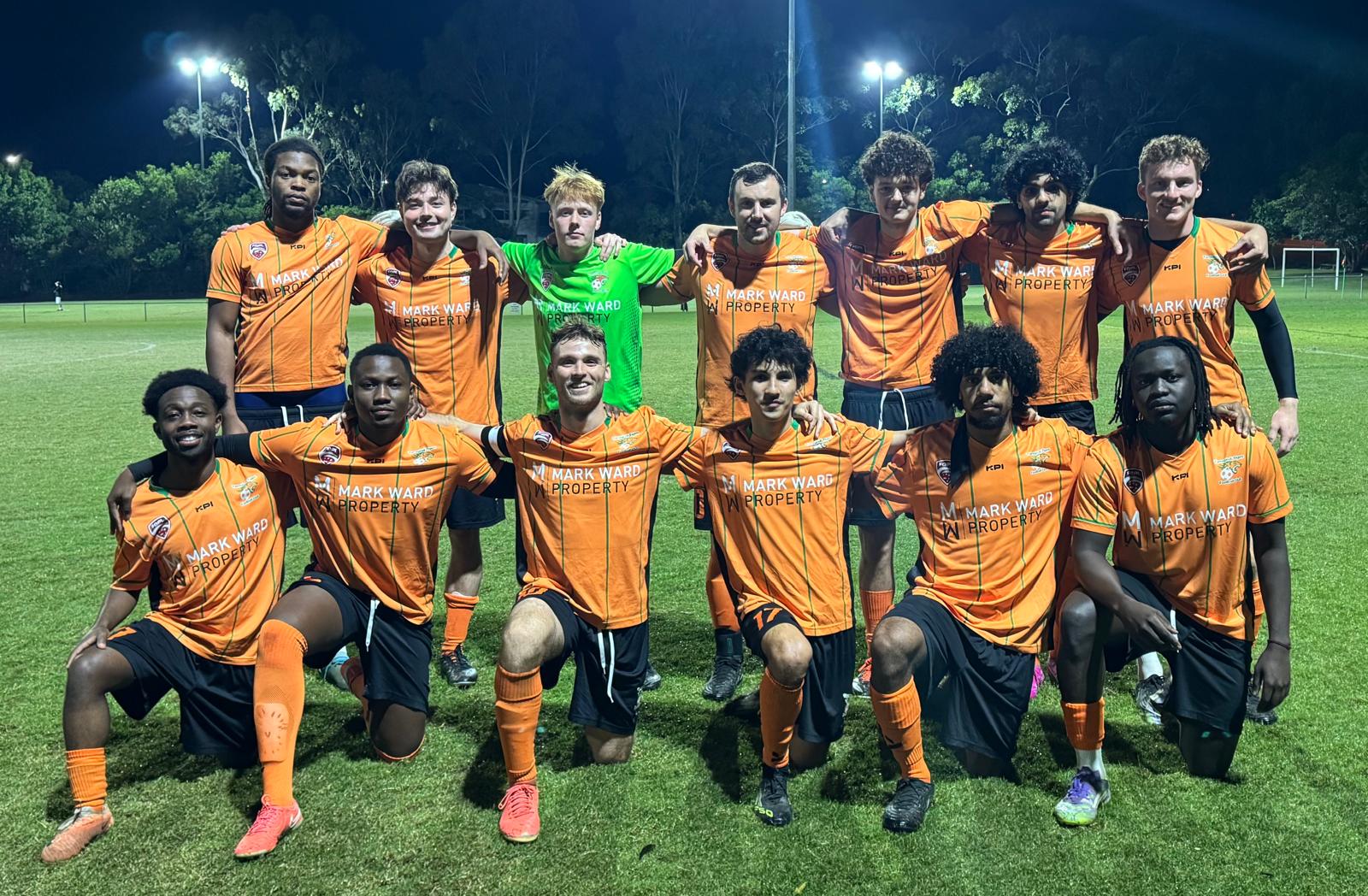 Tarragindi Tigers QPL 5 Men team photo under lights at home